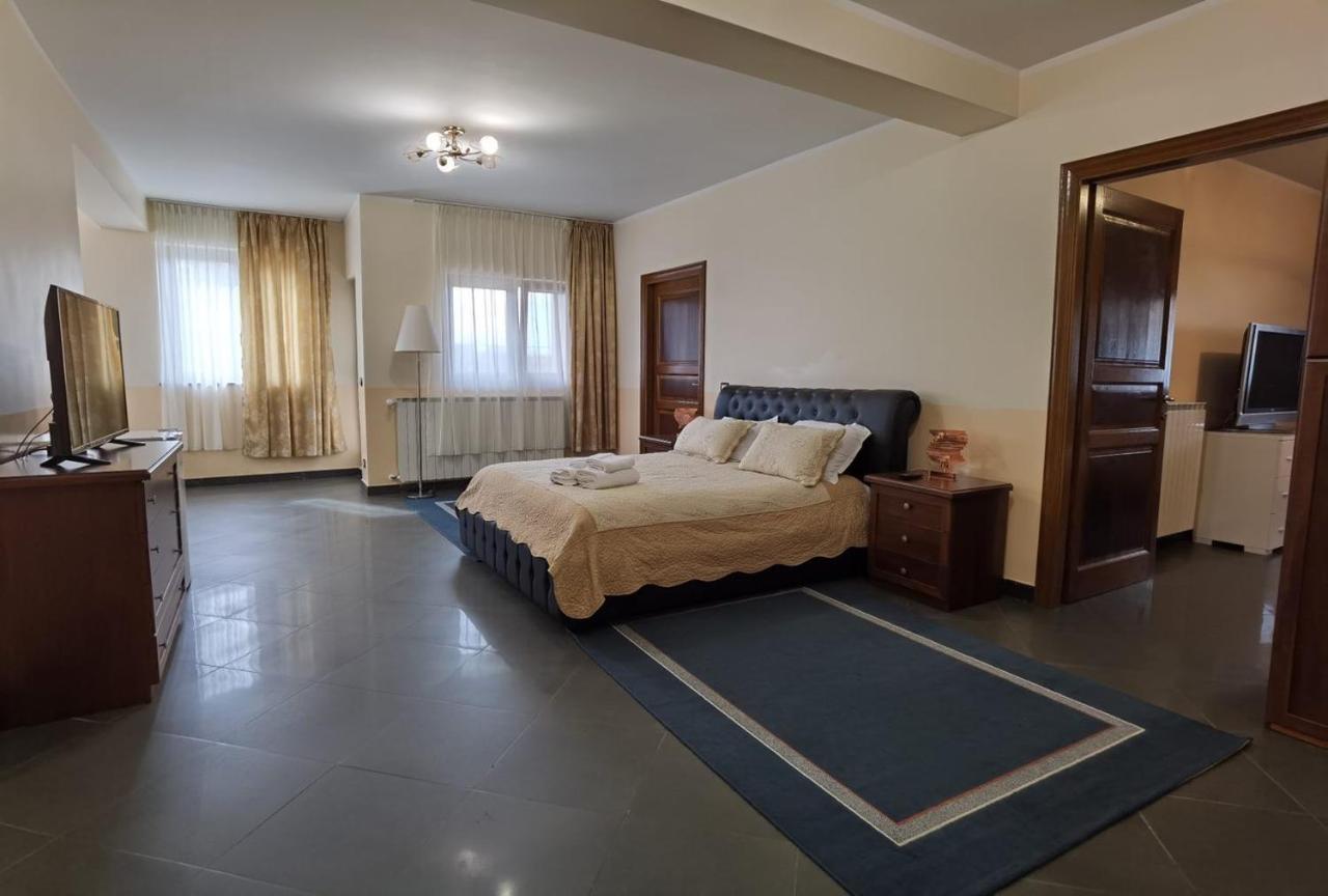 Liberty Rooms Fagaras Exterior photo