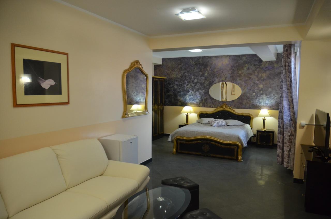Liberty Rooms Fagaras Exterior photo