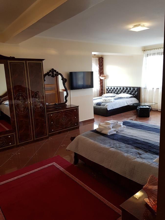 Liberty Rooms Fagaras Exterior photo