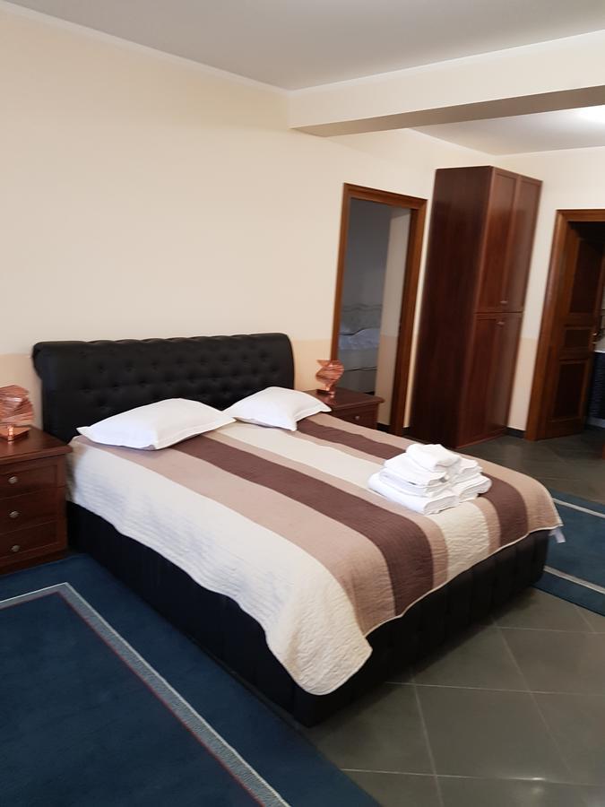 Liberty Rooms Fagaras Exterior photo