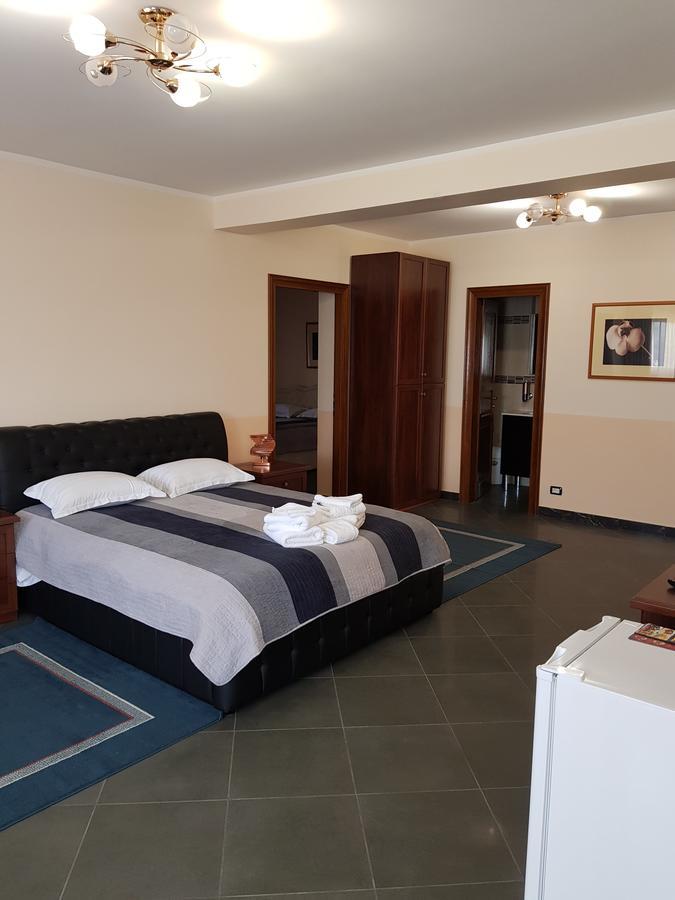 Liberty Rooms Fagaras Exterior photo