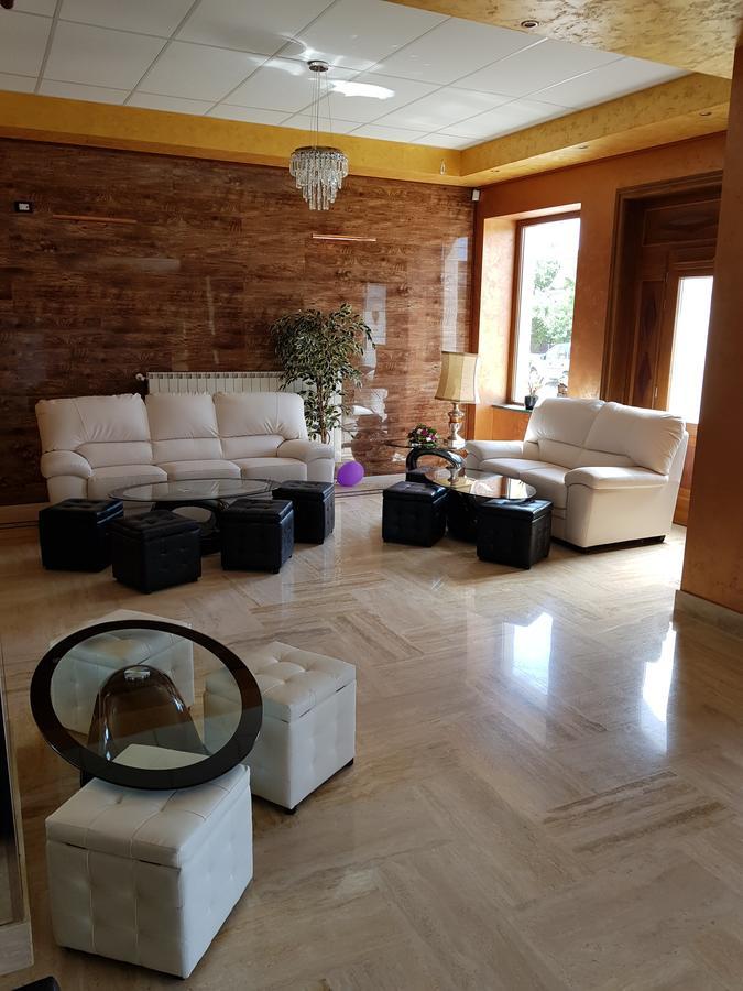 Liberty Rooms Fagaras Exterior photo